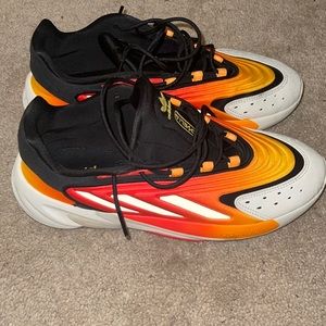 Adidas ozelia
